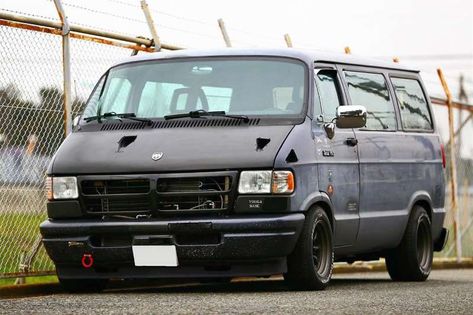 Obtainable Unobtainium: Vans Dodge Minivan, Road Trip Van, Dodge Ram Van, Custom Vehicles, Ram Van, Step Van, Dodge Van, Car Guide, Japanese Domestic Market