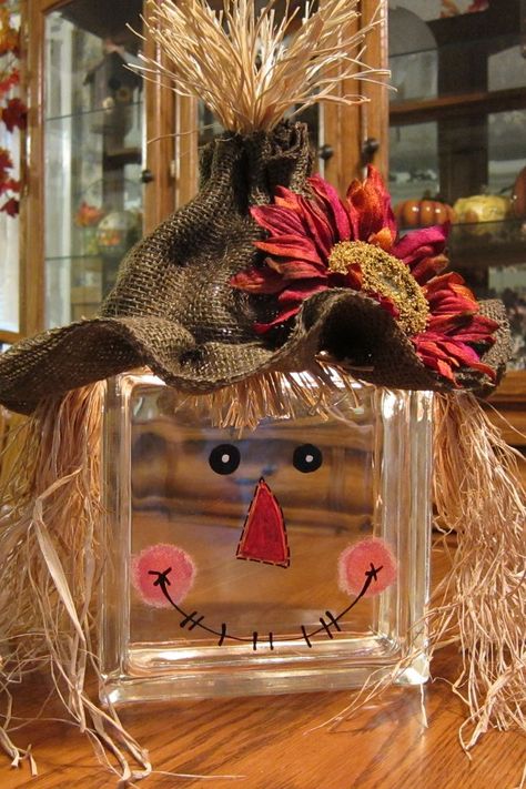 Bears Cartoon, Scarecrow Face, Glass Block Crafts, Scarecrow Crafts, Grumpy Bear, Thanksgiving Decorations Diy, Adornos Halloween, Fall Deco, Fall Halloween Crafts