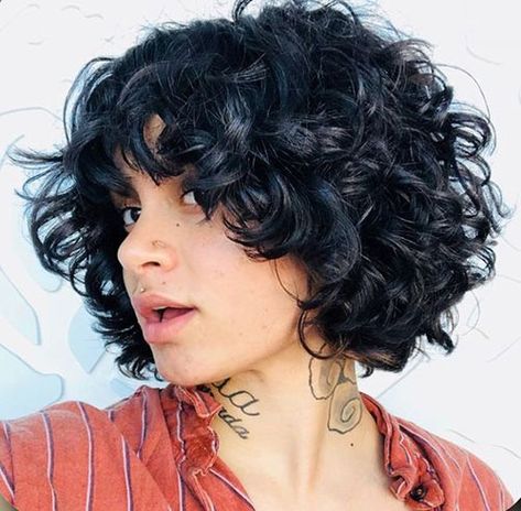 Kehlani Short Hair Curls, Bob Cut Curly Hair, Short Curly Hair Round Face Plus Size, Kehlani Short Hair, Short Bob With Side Bangs, Short Curly Hair Women, Kehlani Selfies, Short Curly Hair With Bangs, Curly Bob With Fringe