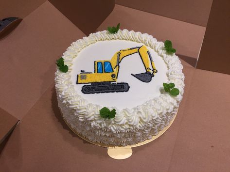 Excavator cake Bento Pasta, Excavator Cake, Pattern Cake, Freehand Drawing, Patterned Cake, Cake Designs Birthday, Cake Decoration, Vegan Food, Ganesha