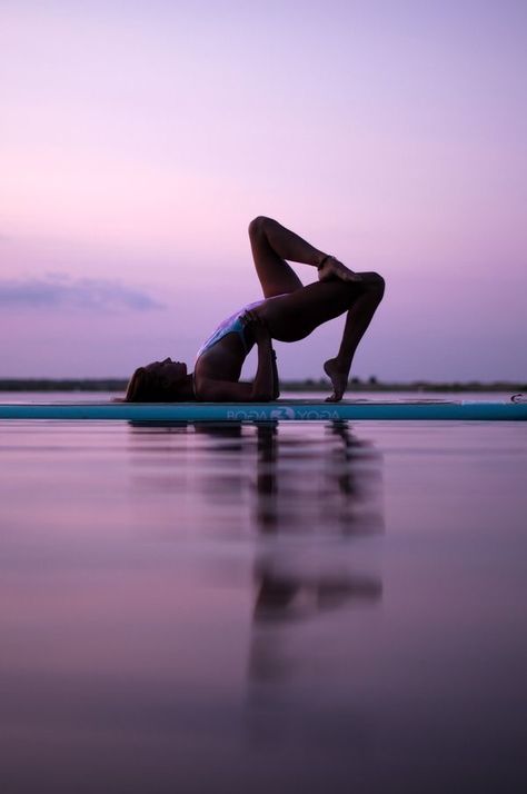 Yoga Pose Picture Ideas, Yoga Pose Pictures, Sup Yoga Poses, Yoga Poses Beach, Cool Yoga Poses For Pictures, Sup Poses, Sup Pictures, Yoga At The Beach, Sup Photography