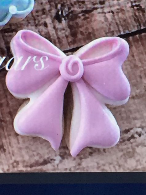 Sword's sugars Hair Bow Cookies Decorated, Royal Icing Bow, Pink Ribbon Cookies Decorated, Pink Bow Cookies Decorated, Princess Themed Cookies Royal Icing, Baby Cookies, Pretty Cookies, Girl Decor, Wedding Cookies