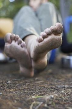 How to Clean Dirty Feet That are Black Due to Oil & Dirt Camping Tips And Tricks, Sleep Under The Stars, Foot Soak, Sleeping Under The Stars, Spin Class, Unwanted Hair Removal, Natural Care, Camping Tips, Tattoo Removal