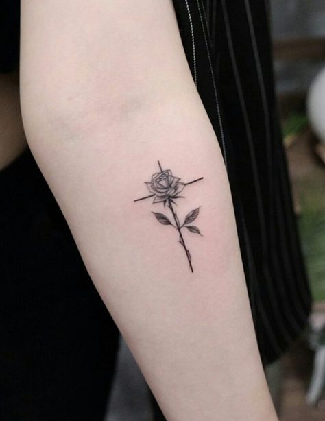 40+ Inspiring Cross Tattoo Designs Tattoo Best Friends, Pretty Cross Tattoo, Best Friends Tattoo, Cross With Wings Tattoo, Tiny Cross Tattoo, Small Cross Tattoos, Peter Pans, Tattoo Fine Line, Friends Tattoo