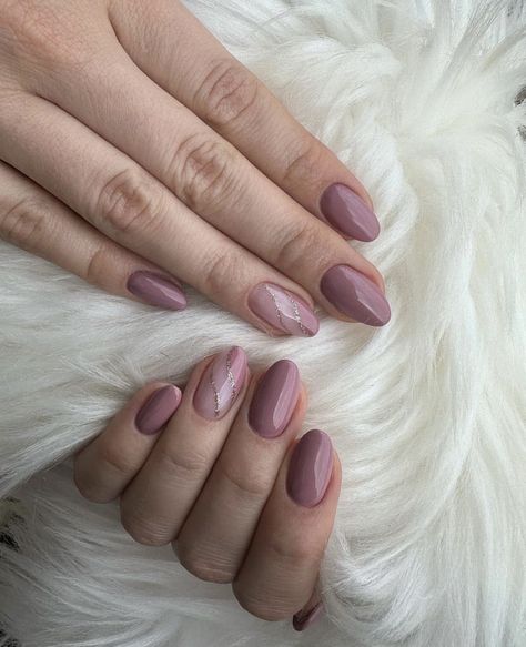 Classy Autumn Nails, Gel Extension Nails Ideas, October Manicure, Nails Aesthetics, Elegant Touch Nails, Quick Nail Art, Bridal Nail Art, Astronaut Wallpaper, Glittery Wallpaper