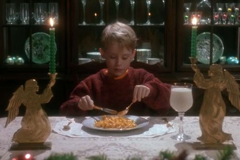 Home Alone 3, Home Alone 1, Home Alone 1990, Microwave Dinners, Home Alone Movie, Home Alone Christmas, Macaulay Culkin, Xmas Dinner, Dinner Themes