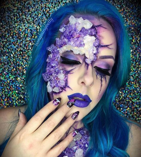 "And the sky was made of Amethyst" 💜💜💜 I seriously enjoyed every part of creating this geode inspired look! It’s still one if my all time… Nerd Makeup, Best Halloween Makeup, Amethyst Hair, Makeup Demo, Quotes Halloween, Sparkle Makeup, Face Awards, Tattoos Quotes, Extreme Makeup