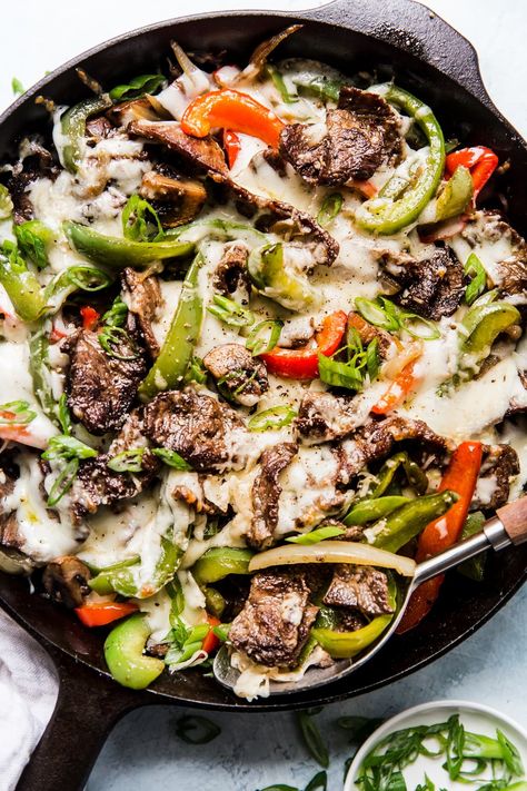 Philly Cheese Steak Skillet, Recipes With Steak, Cheese Steak Skillet, Easy Philly Cheese Steak, Steak Skillet, Philly Cheese Steak Sandwich, Philly Cheesesteaks, Skillet Steak, Cheesesteak Recipe