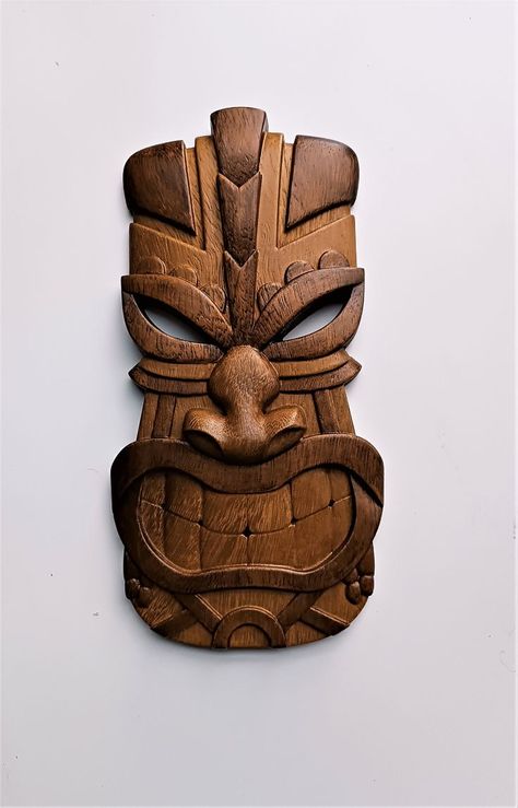 Hawaiian Style Tiki Totem Mask home decor and gift idea. The mask carved on tropical tree, painted with wax, stain and coated with varnish Tiki Room Decor, Hawaiian Tiki Mask, Wood Decor Wall, Tiki Carving, Tiki Man, Wooden Mask, Tiki Totem, Tiki Bar Decor, Props Concept