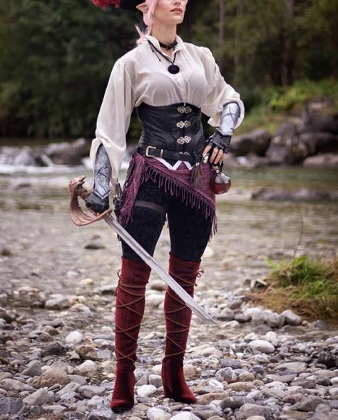 Midevil Masculine Outfits, Ren Faire Blacksmith, Ren Faire Rogue Costume, Dnd Outfits Inspiration Ranger, Ren Faire Outfits Rogue, Womens Ren Faire Costume, Ren Fair Armor, Rogue Ren Faire, Gender Neutral Ren Faire Outfit