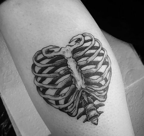 Skeleton Heart Tattoo Rib Cage, Rib Skeleton Tattoo, Rib Cage Drawing Tattoo, Heart Shaped Rib Cage Tattoo, Pretty Skeleton Tattoo, Heart Ribcage Tattoo, Skeleton Torso Tattoo, Tattoo Of Ribcage, Back Bone Tattoo