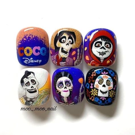 Happy Halloween Disney, Sally Nails, Character Nails, Coco Nails, Nails 2014, Disney Acrylic Nails, Pixar Coco, Holloween Nails, Nails Fun