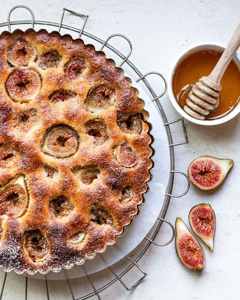 Fig Desserts, Honey Almond Cake, Fig And Honey, Fig Dessert, Donuts Recipes, Clafoutis Recipes, Creative Dessert Recipes, Fig Cake, Fall Desserts Easy