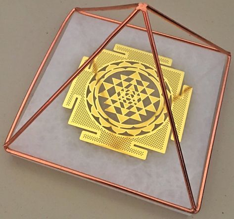 DIY “Meru” style pyramid to increase (2x or 3x intensity) of potency, cleansing and charging/recharging of crystals / gemstones placed inside.  9” square Selenite slab, 9” base copper pyramid, copper Shri Yantra diagram. Diy Orgone Pyramid, Pyramid Healing, Copper Pyramid Meditation, Sacred Geometric Pattern, How To Make An Organite Pyramid, Copper Pyramid, Resin Pyramid, Ancient Indian Art, Tantra Art