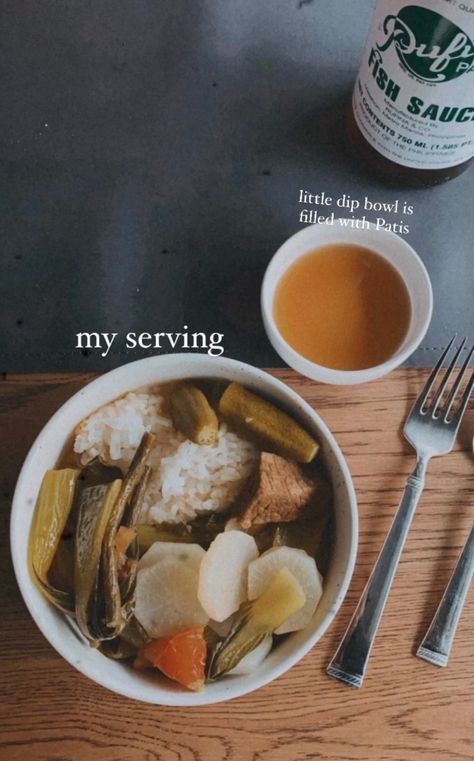 Beef Sinigang Recipe, Sinigang Recipe Beef, Sinigang Na Salmon Recipe, Sinigang Na Baka Filipino Recipes, Sinigang Na Isda, Sinigang Recipe, Sour Taste, Beef Chuck, Dip Bowl