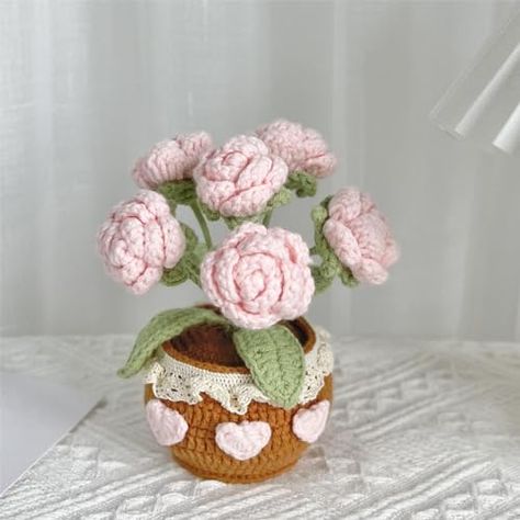 Crochet Bouquet, Forever Flowers, Knitted Flowers, Crochet Rose, Crochet Basket, Rose Bouquet, Crochet Techniques, Real Flowers, Room Themes