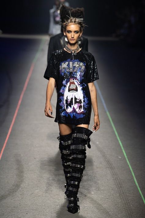 Mutant Monster, Biker Gangs, Runway Fashion Looks, Glam Rock Style, Punk Looks, Brave New World, Rock T Shirts, 2020 Fashion, Philipp Plein