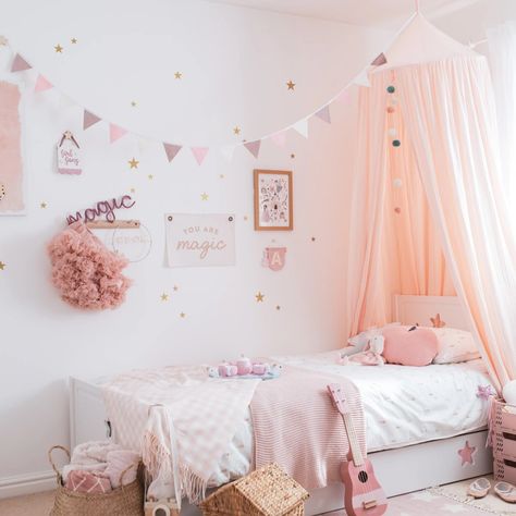 Pink Kids Beds, Classy Princess Bedroom, Bedroom Ideas For Girls 8-10, Bedroom Ideas For Girls 6-8, Pink And Rose Gold Bedroom, Girly Bedroom Ideas For Kids, All Pink Bedroom, Pink Girls Bedroom Ideas, Girl Pink Bedroom