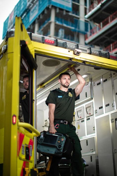 Paramedic Graduation Pictures, Paramedic Photography, Teacher X Student Aesthetic, Paramedic Aesthetic, Paramedic Uniform, I Love Manchester, Student Aesthetic, Manchester City Centre, Dream Jobs