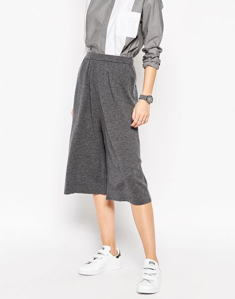 Top pick of the day are these loose fitted grey culottes. Love the loose casual fit! http://asos.do/bRxlRX Casual Ankle-length Culottes With Loosely Fitted Hips, Gray Ankle-length Streetwear Bottoms, Grey Culottes, Culotte Pants Boohoo, Casual Fits, Midi Skirt, Asos, Design Inspiration, Grey