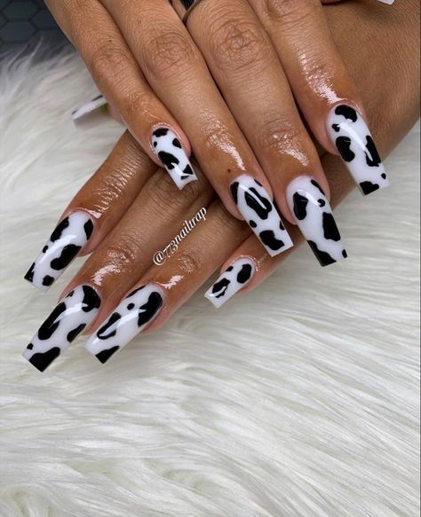 Cowprint Nail Design, Vaca Nails, Rosy Nails, Cow Prints, Western Nails, Cow Nails, Nail Time, Christmas Gel Nails, Nails Now