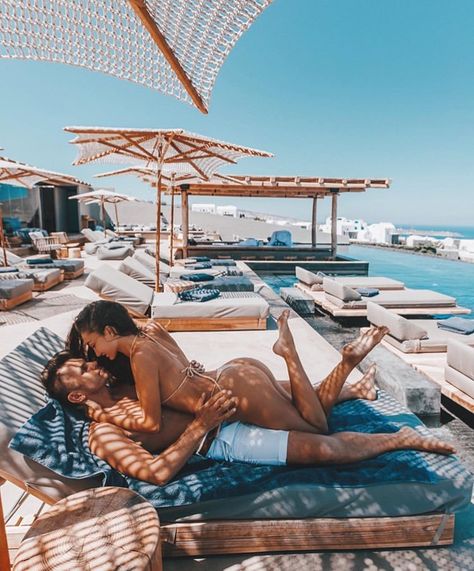 Photos Couple Mignon, Classy Couple, Photo Couple, Couple Photography Poses, Cute Relationship Goals, Foto Pose, Foto Inspiration, Couples In Love, Couple Shoot