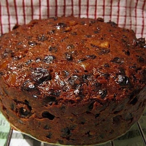 Air Fryer Daily Recipes Fruit Cake Recipe With Rum, Christmas Fruit Cake Recipe, Dark Fruit Cake Recipe, Gluten Free Christmas Cake, Boiled Fruit Cake, Fruit Cake Recipe Christmas, Rich Christmas, Christmas Fruit Cake, Fruit Cake Recipe