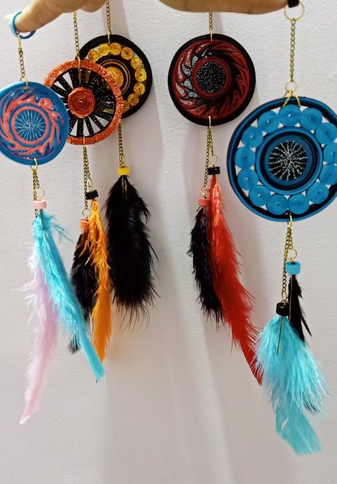 Paper Quilling Dream Catcher, Quilling Dreamcatcher, Anniversary Chalkboard, Diy Quilling Crafts, Unique Henna, Paper Quilling Earrings, Quilled Earrings, Paper Quilling Jewelry, Quilling Work