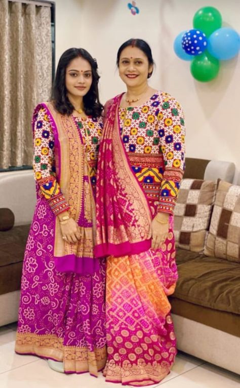 Bavliya Bharat Blouse, Sada Bharat Work Blouse, Marvadi Blouse Pattern, Bavriya Work Blouse, Rajwadi Blouse Pattern, Gamthi Blouse Designs, Sadu Bharat Blouse, Patola Blouse Design, Long Blouse Designs