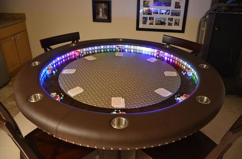 Amazing poker table my buddy made" (Plans, Construction pics ... Diy Poker Table, Poker Table Plans, Custom Poker Tables, Poker Tables, Men Cave, Photo Games, Poker Room, Games Design, Card Table