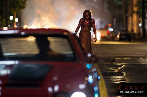 CARRIE. Starring Chloe Moretz and Julianne Moore. #Carrie #movies #films #hollywood #celebrities Carrie Remake, Carrie 2013, Carrie Movie, The Fifth Estate, Car Scene, Carrie White, King Book, Grace Moretz, Julianne Moore