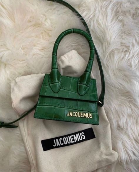 Mini Bag Outfit, Jacquemus Bag, Aesthetic Bags, Luxury Purses, Fancy Bags, Bags Aesthetic, Pretty Bags, Givency Antigona Bag, Coach Swagger Bag