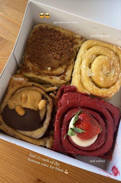 Small Baking Business, Think Food, Food Drinks Dessert, Food Obsession, Cafe Food, Interesting Food Recipes, Yummy Food Dessert, Pretty Food, Food Cravings