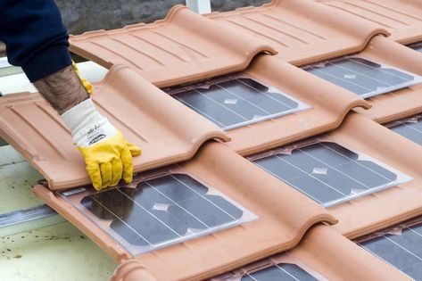 Green Electricity, Solar Roof Tiles, Solar Energy Panels, Solar Roof, Best Solar Panels, Solar Projects, Solar Wind, Diy Solar, Roof Tiles