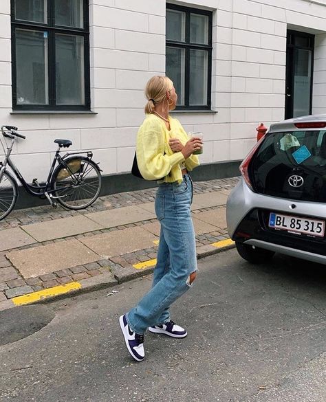 VERGE GIRL on Instagram: “Feminine & Chic! Our fave VG Lover Button Front Knit Top looks effortless on cool girl @barbarakristoffersen” Barbara Kristoffersen, Early Fall Outfits, Fall Transition Outfits, Yellow Cardigan, Cardigan Style, Street Style Summer, Mode Inspo, Looks Style, Mode Inspiration