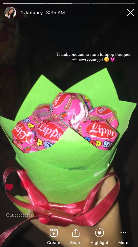 Lollipop Bouquet💗 Mini Lollipop Bouquet, How To Make A Lollipop Bouquet, Lolipop Bouquet Mini, Lollipop Bouquet Diy, Lollipop Bouquet, Diy Bouquet, Friend Poses, She Loves, Lollipop