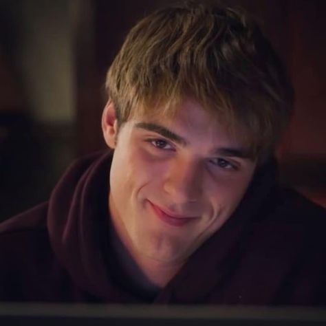 Noah Flynn, The Kissing Booth, Jacob Elordi, Comedy Film, Kissing Booth, Joey King, Jaco, Comedy Films, Hottest Guy Ever