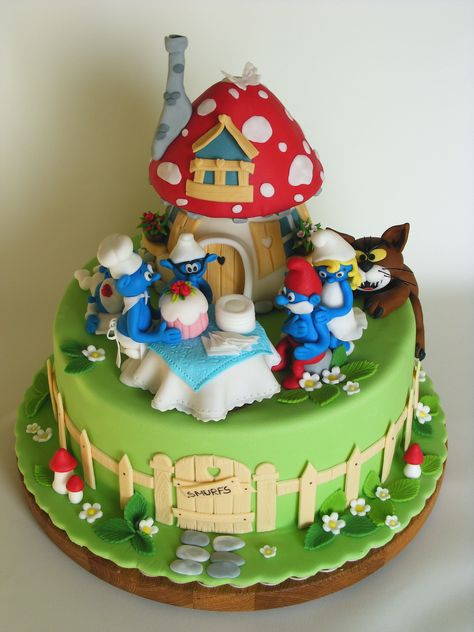 https://flic.kr/p/dybkLt | Smurfs cake | Happy 3 Bday, Iani!!! Историята на <a href="http://bubolinkata.blogspot.com/2012/12/blog-post.html" rel="nofollow">bubolinkata.blogspot.com/2012/12/blog-post.html</a> Smurfs Cake, The Smurfs, Cartoon Cake, Character Cakes, Crazy Cakes, Novelty Cakes, Birthday Cake Kids, Fancy Cakes, Fondant Cakes