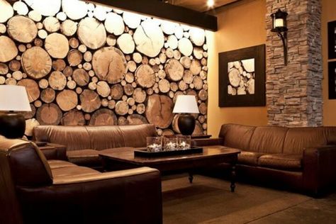 wonderful wall decorated with rounds of wood. - frame and decorate wall in house with wood we cut down Casa Hobbit, Natural Wood Furniture, Diy Wand, Tree Trunks, Wood Interiors, Private Party, Remodeling Ideas, Wall Sculpture, Wood Slices