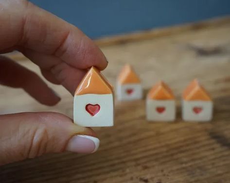 Small HOUSE with Heart / Ceramic Birthday favor / Wedding favor / Home Decor Orange Roof, Adorable Home, Heart Ceramic, Ceramic Accessory, Pottery Houses, Diy Air Dry Clay, Terrarium Decor, Clay Crafts Air Dry, Ceramic Fish