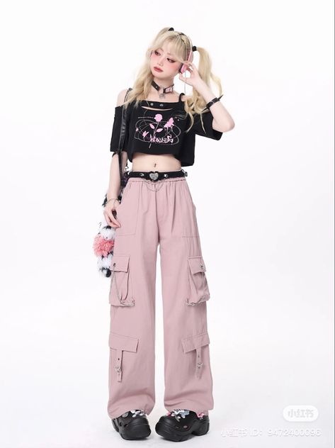 Chinese Fashion Outfits, K Pop Outfits Korean Fashion Women, K Pop Outfits, Japanese Hello Kitty, Chinese Street Fashion, Fire Clothes, Nature River, Women Portrait, Korean Japanese