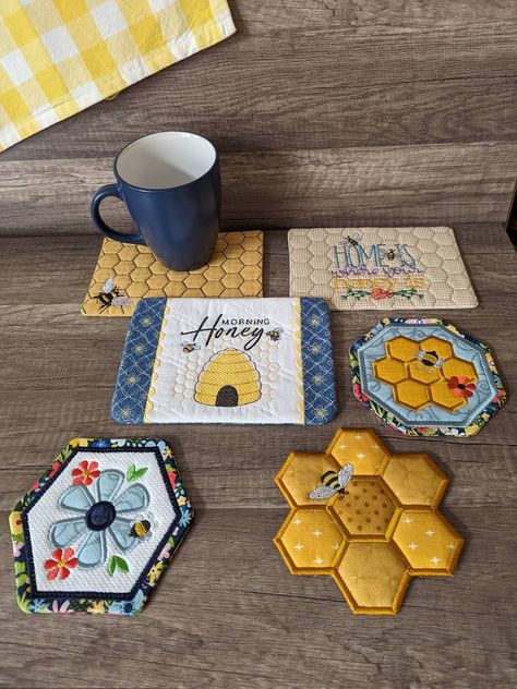 Rug Coasters, Rug Flower, Bee Mug, Honeycomb Stitch, Mug Rug Patterns, Honeycomb Shape, Quilted Potholders, Felt Coasters, Table Runner And Placemats