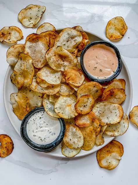 Sour Cream Onion Chips, Lays Sour Cream And Onion Chips, Homemade Sour Cream And Onion Chips, Homemade Potatoes Chips, Snacks Whole 30, Sour Cream And Onion Seasoning, Sour Cream And Onion Chips, Allotment Recipes, Mimi Core