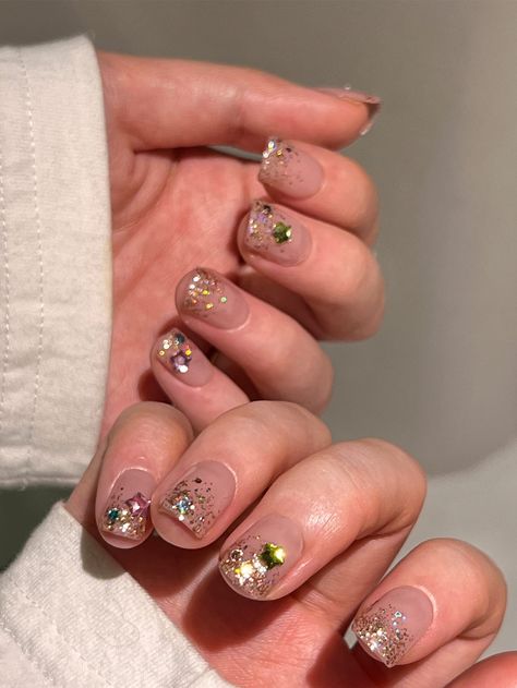 Sequin Nails, Hair Aesthetics, Uñas Ideas, Self Nail, Nail Sequins, Outfit 2023, Hard Nails, Sequin Decor, Fake Nail