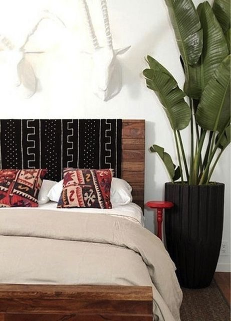 Decorate With Mudcloth by AphroChic, via Flickr African Bedroom, Creative Headboard, Bedroom Upgrade, Diy Headboard, Headboard Designs, Remodel Bedroom, Elle Decor, My New Room, Scandinavian Style