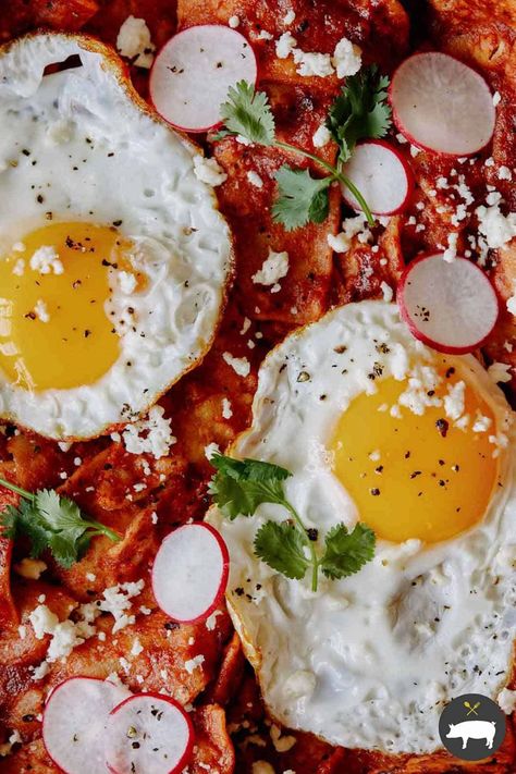 Green Chilaquiles Recipe, Chilaquiles Breakfast, Easy Chilaquiles Recipe, Easy Chilaquiles, Breakfast Chilaquiles, Traditional Mexican Breakfast, Fried Tortilla Chips, Egg Brunch Recipes, Adobe Sauce