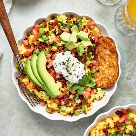 Easy High Protein Breakfast Bowls (Meal Prep Option!) High Protein Breakfast Scramble, Breakfast Bowl High Protein, Healthy Hashbrown Breakfast, Egg Scramble Bowl, Egg White Scramble Meal Prep, High Protein Breakfast Bowls, Protein Breakfast Bowls, Egg Scramble Meal Prep, Breakfast Bowls Meal Prep