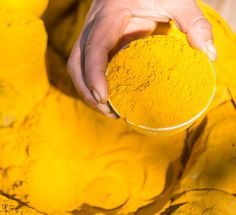 Want more anti-inflammatory turmeric? Try these totally different recipes. Turmeric Bath, Turmeric For Inflammation, Korean Beauty Secrets, Turmeric Benefits, Moisturizing Body Wash, Better Skin, Skin Care Women, Simple Skincare, Different Recipes