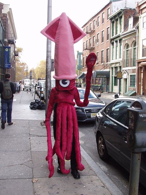 My daughter wants to be a squid for Halloween... Squid Game Costume, Squid Costume, Sea Creature Costume, Great Costume Ideas, Ocean Projects, Giant Squid, Happy Hat, Life Under The Sea, Kids Dress Up