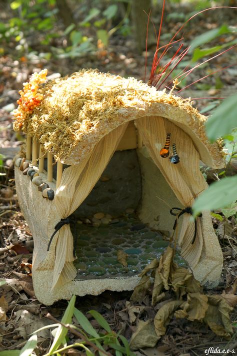 fairy houses - Google Search Fairy Stuff, Fairy Village, Fairy Home, Fairy Furniture, Faeries Gardens, Fairy Garden Houses, Garden Terrarium, Diy Fairy, Fairy Doors